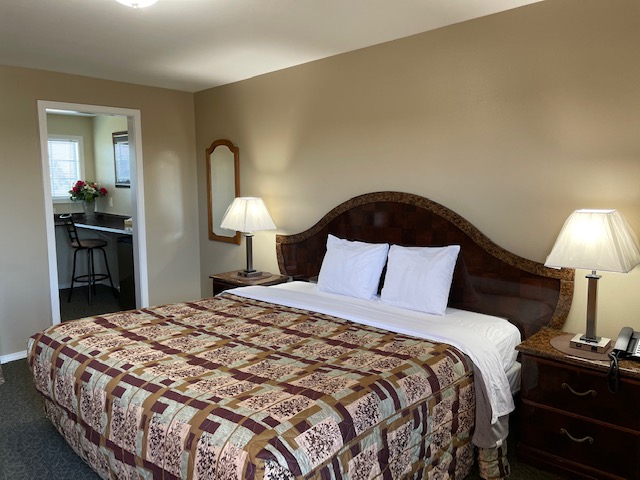 Deluxe Pillow Top Room - Accommodation at Sage N Sand